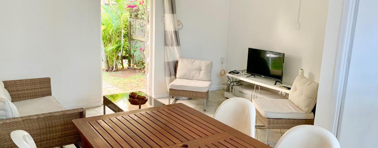 Beachfront 2 Bedroom-House - Tilacaze Flic en Flac Luaran gambar